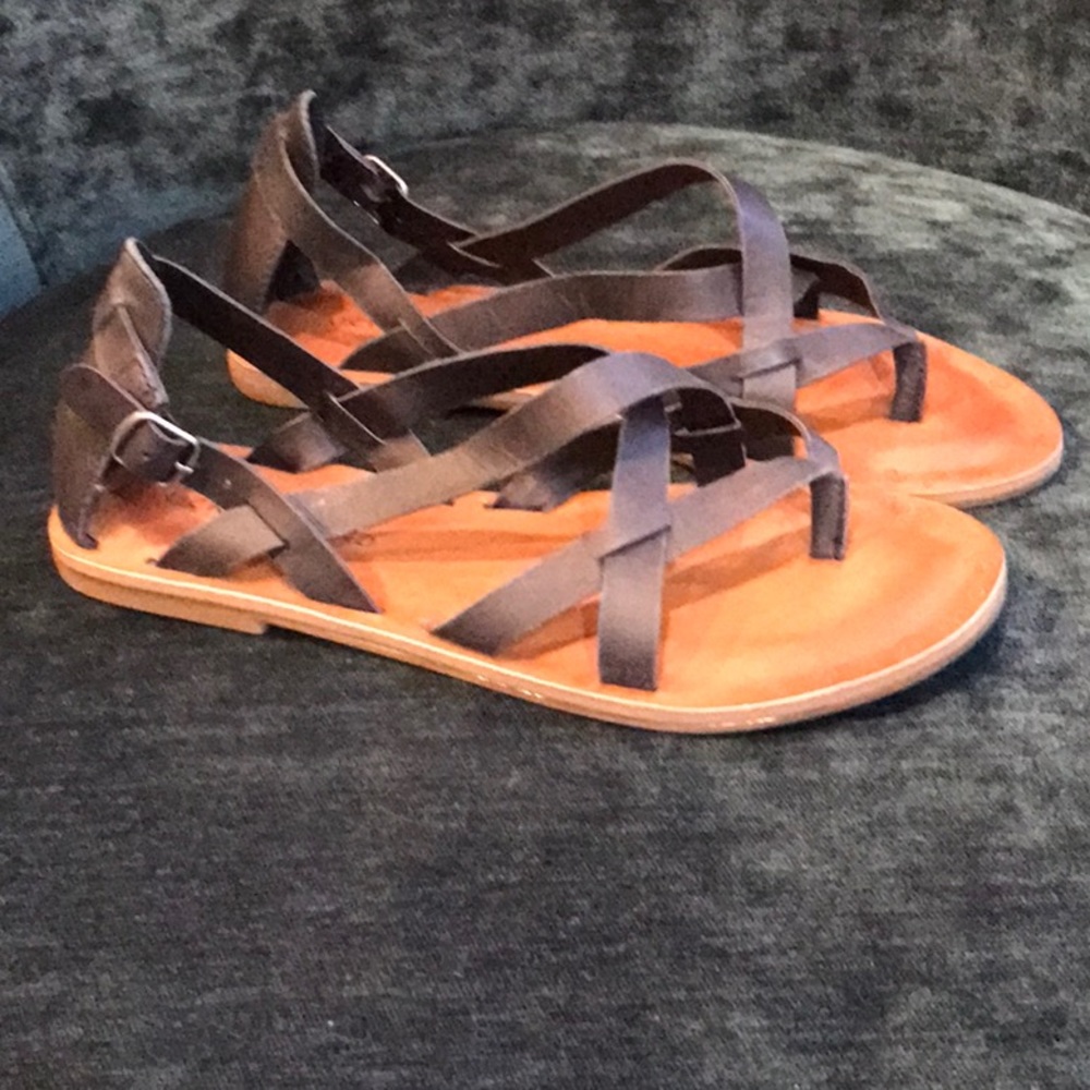 Lucky Brand Black Leather Strap Sandal - Picture 2 of 14